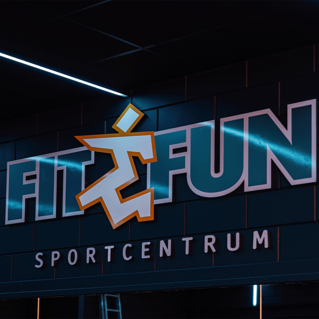 Signing - We Build Gyms - Fit & Fun